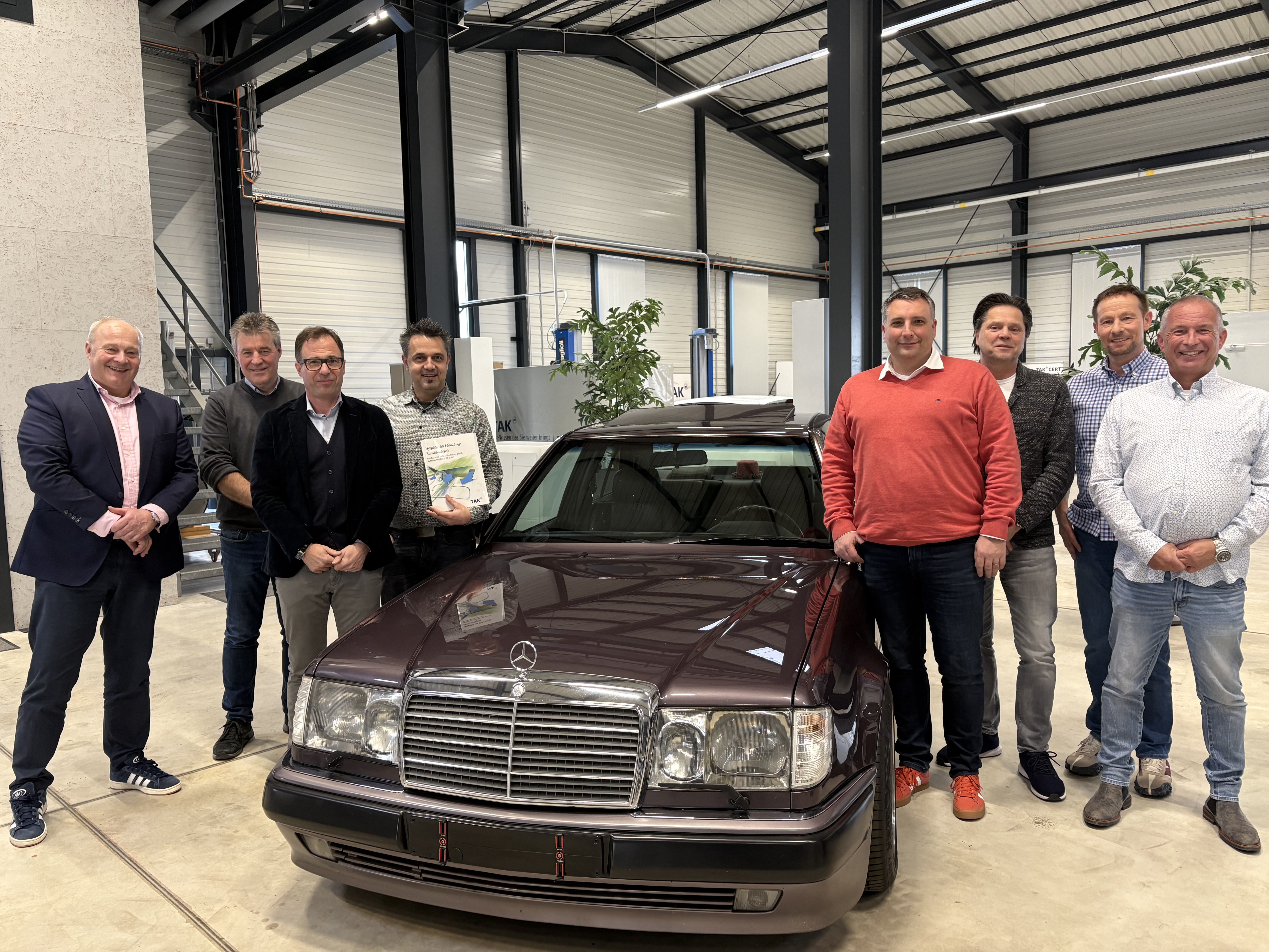 Detlef Peter Grün, Johannes Müller, Dr. Jürgen Gros, Michael Breuer, Christof Kerkhoff, Andreas Zühlke, Michael Keim, Dr. Andreas Winkens (v.l.n.r.)