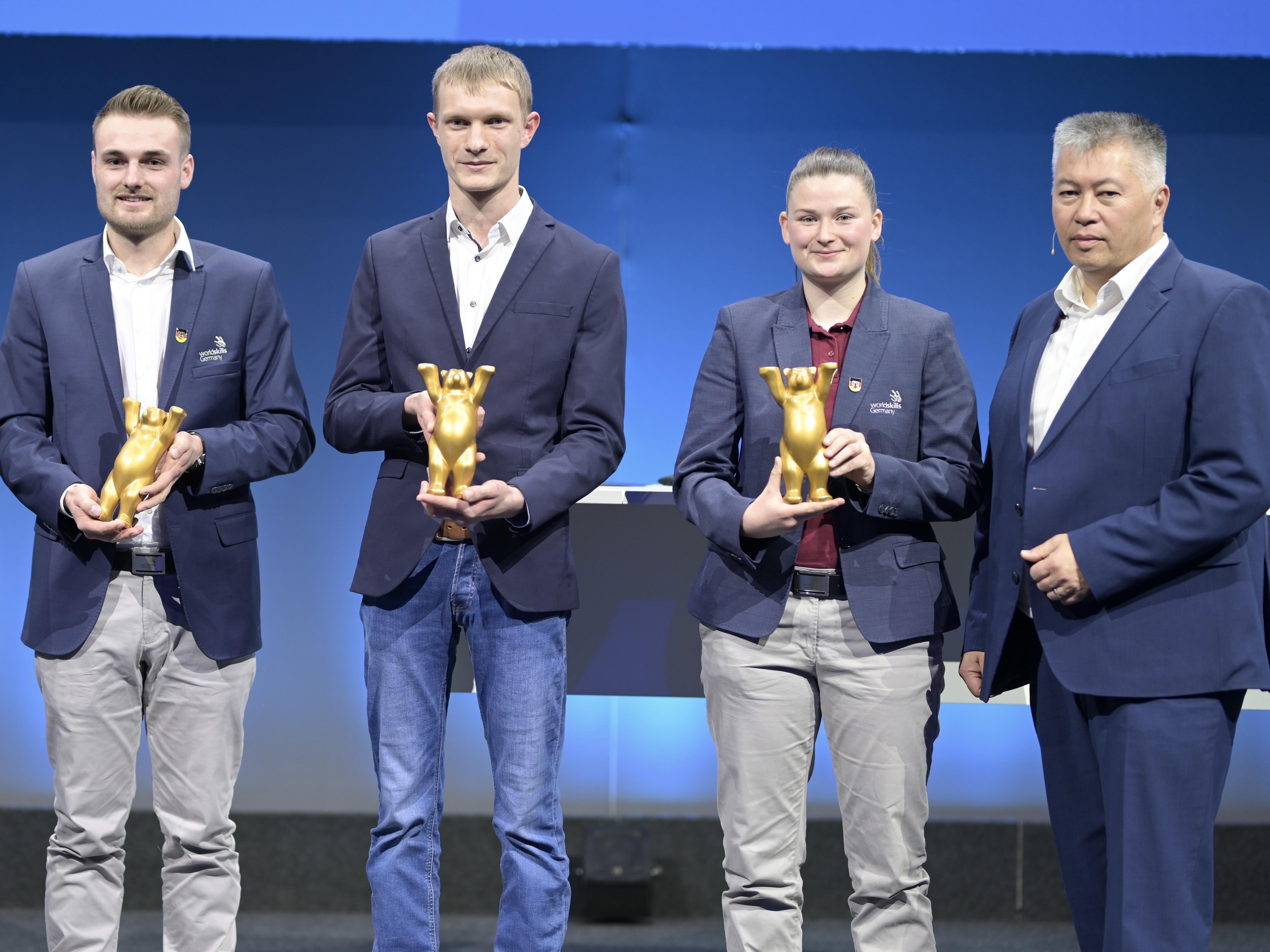 Ehrung der drei Nachwuchstalente des Kfz-Handwerks 